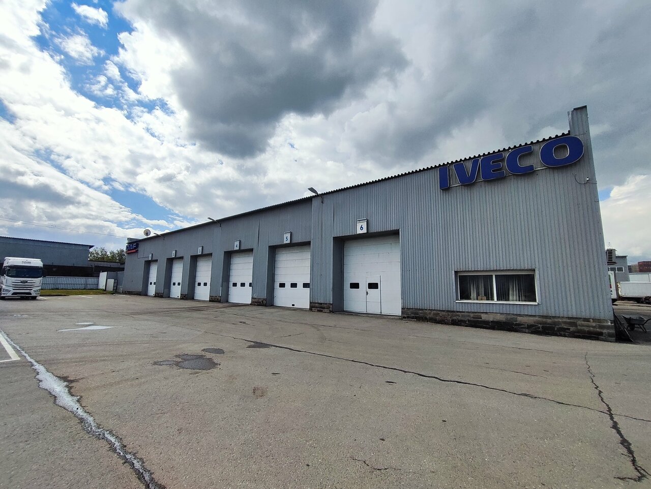 Dongfeng Стандард Трак Сервисиз
