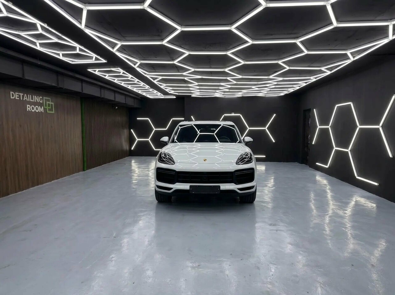 Detailing Room